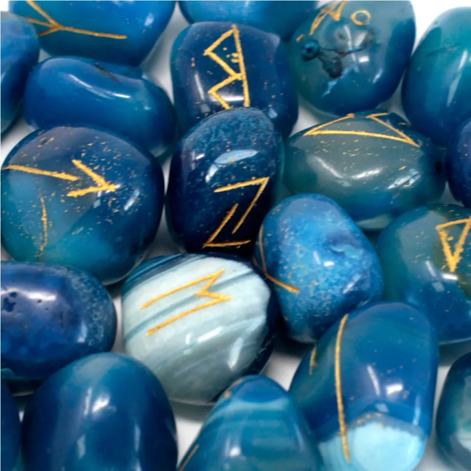Jeux de runes en pierre avec pochette : Onyx bleu