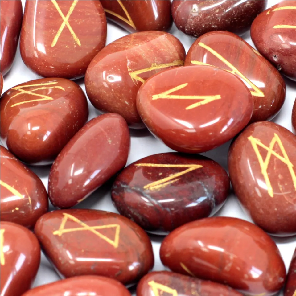 Jeux de runes en pierre avec pochette : Jaspe rouge