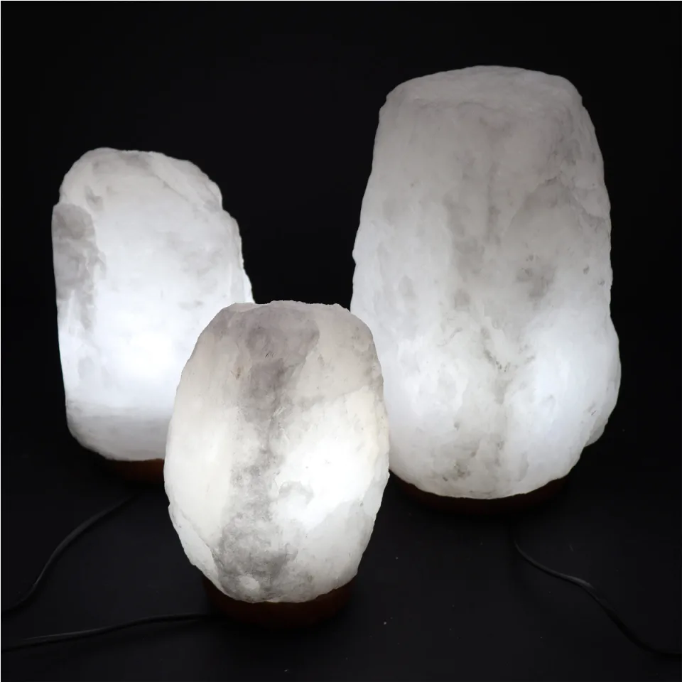 Lampe de sel de l'Himalaya sur socle : cristal, 1,5 à 2 kg
