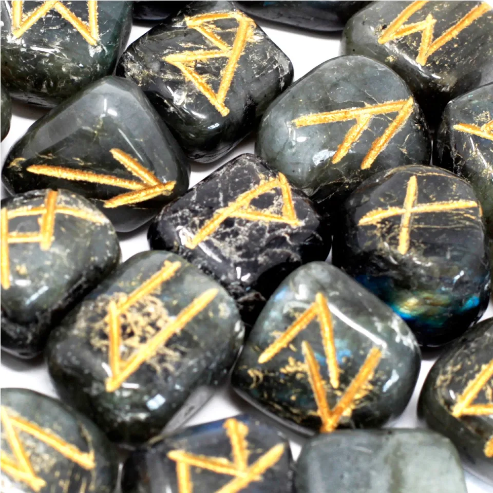 Jeux de runes en pierre avec pochette : Labradorite