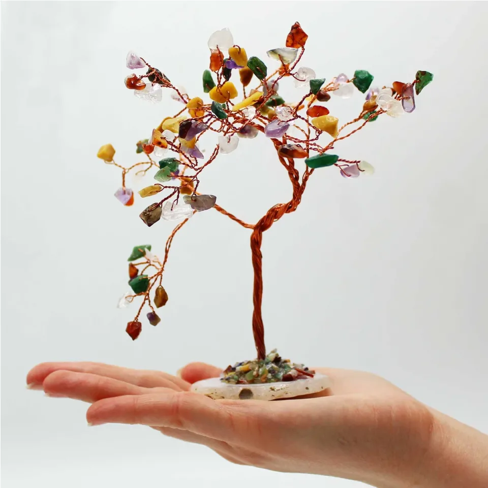 Arbres à vœux en pierres sur socle d'agate : Pierres variées sur socle d'agate naturelle (100 pierres)