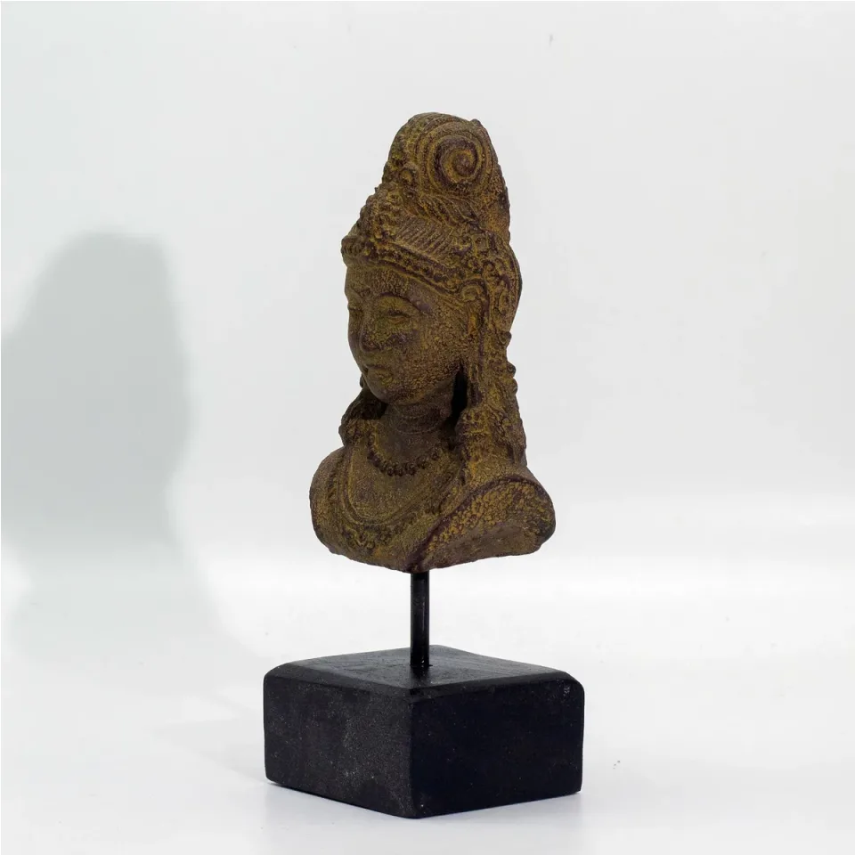 Princesse javanaise porte-bonheur sur socle : gris