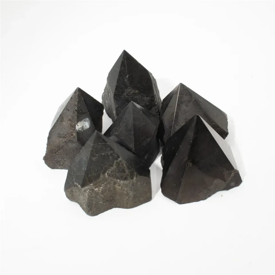 Pointes polies de choix : tourmaline d'Inde (environ 5-6 pièces)