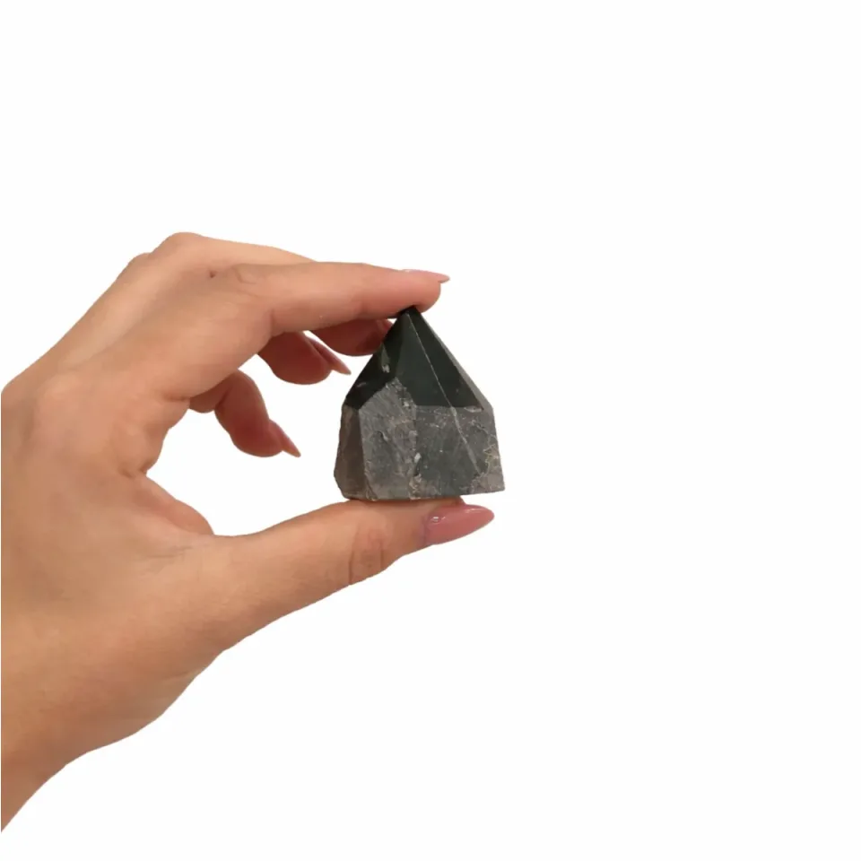 Pointes polies de choix : aventurine verte (environ 5-6 pièces)