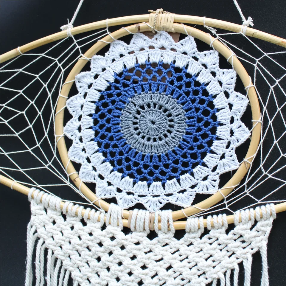 Grand œil en macramé de protection : blanc, bleu et gris