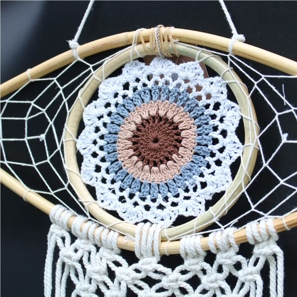 Œil moyen en macramé de protection : blanc, gris et marron