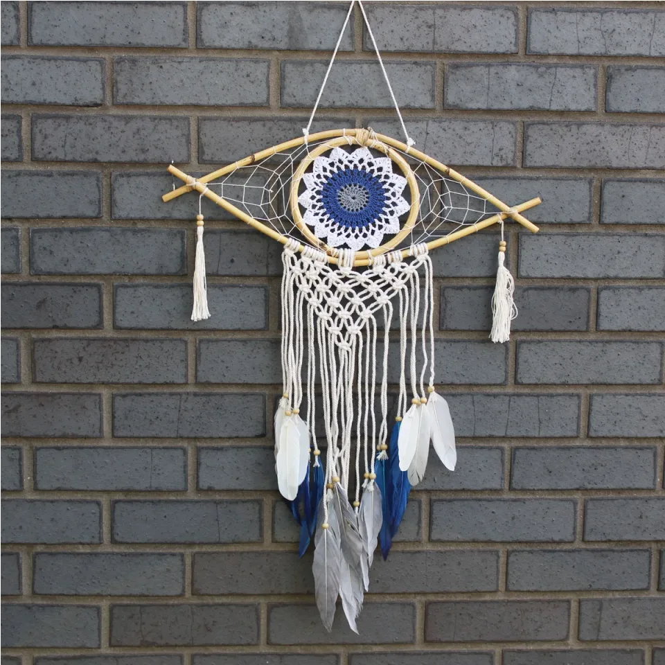 Œil moyen en macramé de protection : blanc, bleu et gris