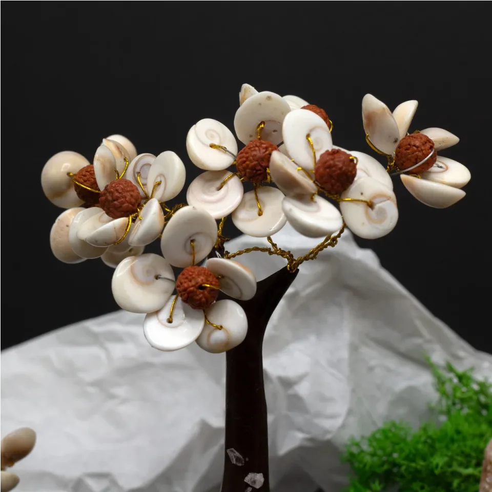 Arbres en pierres de Gomati (chakra) : Arbre moyen de pierres de Gomati avec rudraksha (45 pierres)