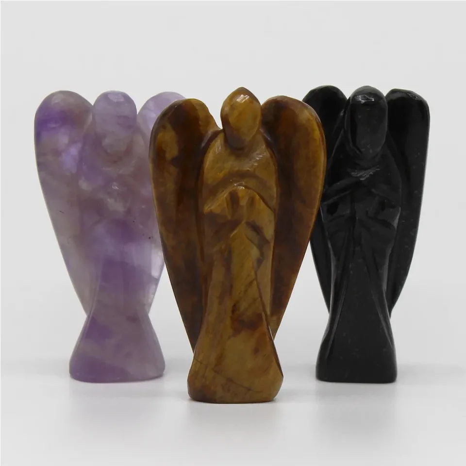 Ange sculpté : agate noire