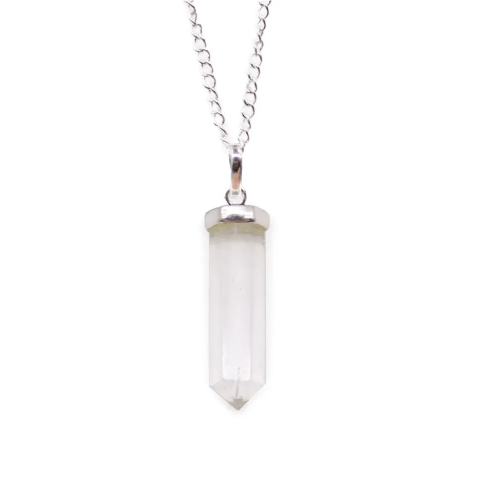 Pendentif en pierre sur chaîne plaquée argent, Pointe classique : cristal de roche