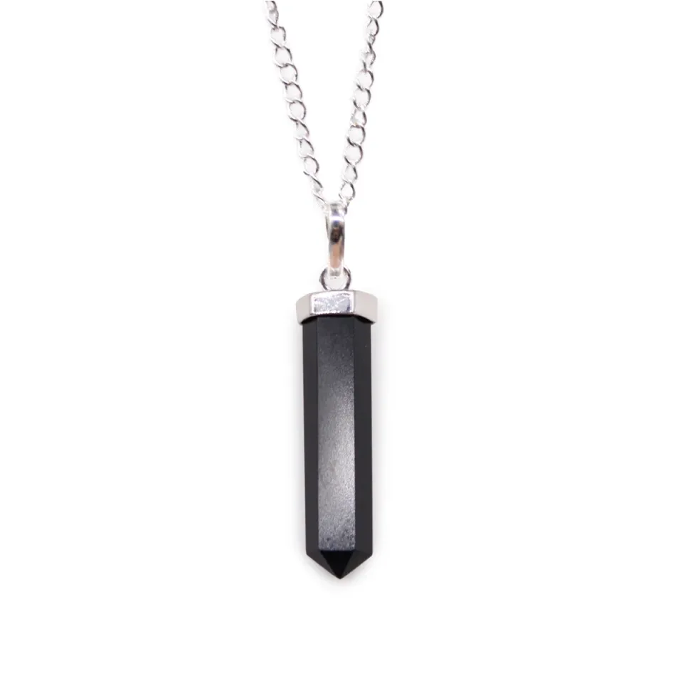 Pendentif en pierre sur chaîne plaquée argent, Pointe classique : agate noire