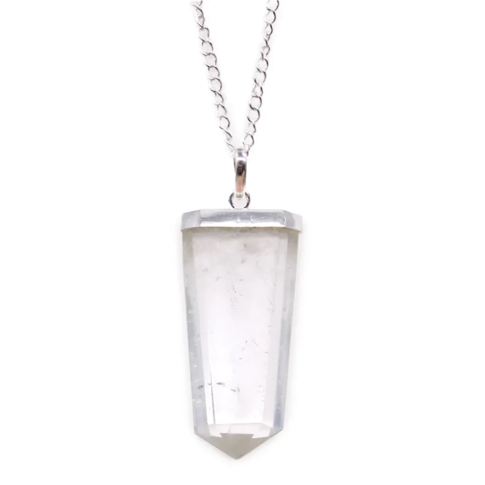 Pendentif en pierre sur chaîne plaquée argent, Crayon plat : cristal de roche