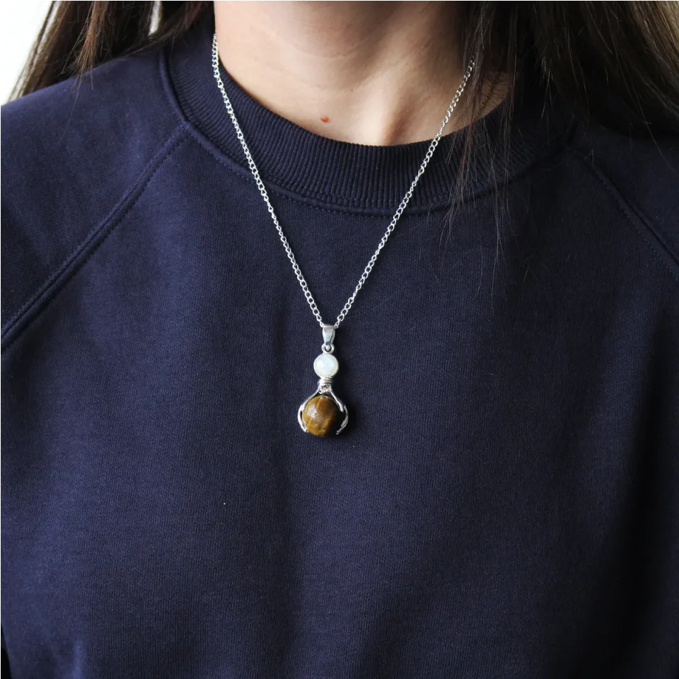 Pendentif en pierre sur chaîne plaquée argent, Mains guérisseuses : quartz rose