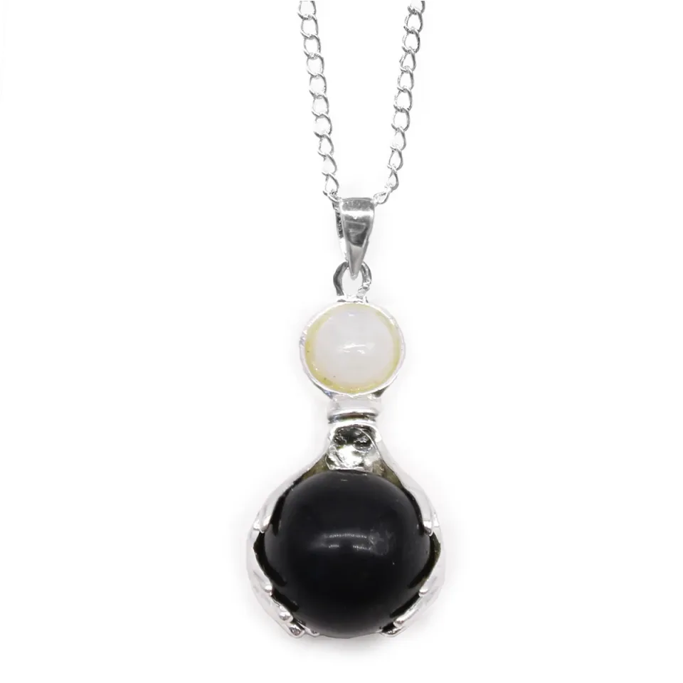 Pendentif en pierre sur chaîne plaquée argent, Mains guérisseuses : agate noire