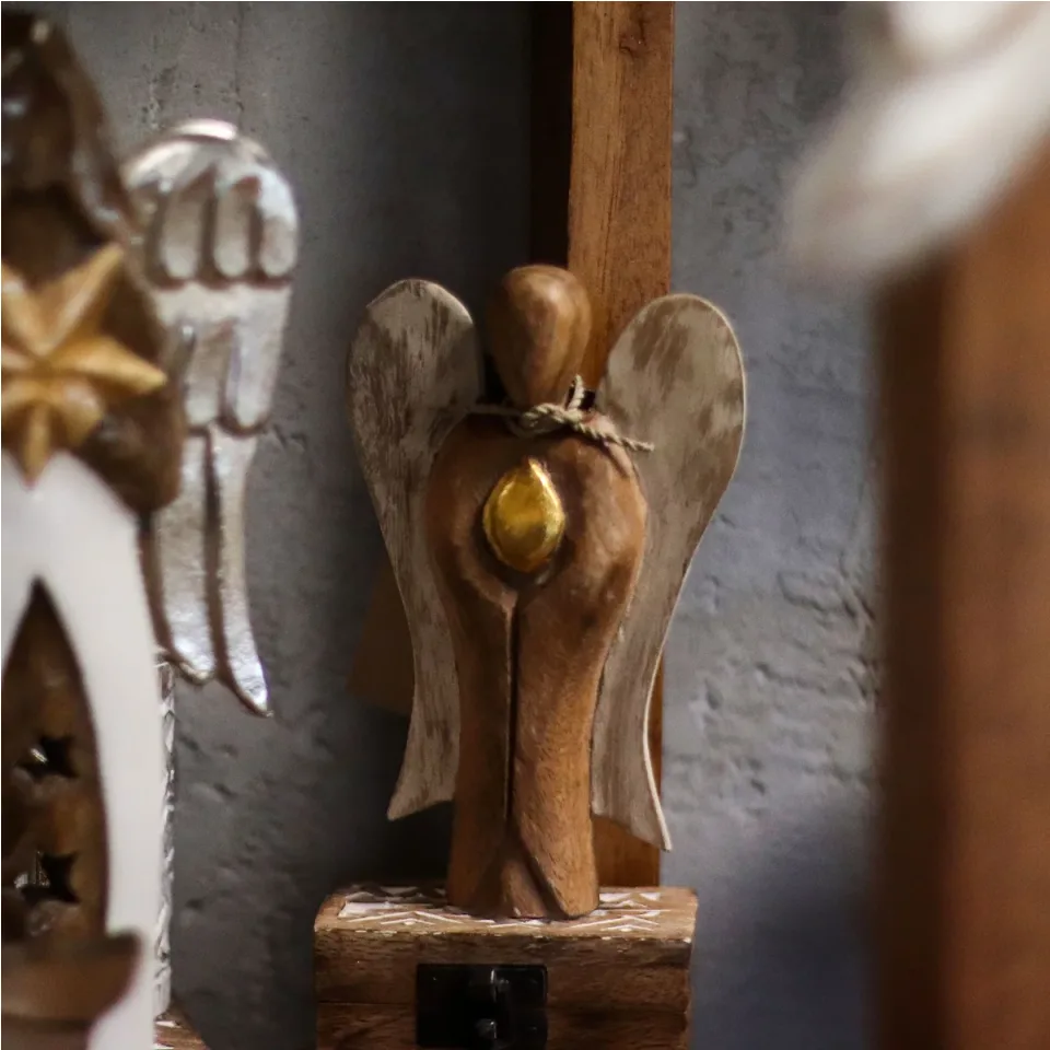 Ange Hati-Hati en bois sculpté : « Amour », 15 cm