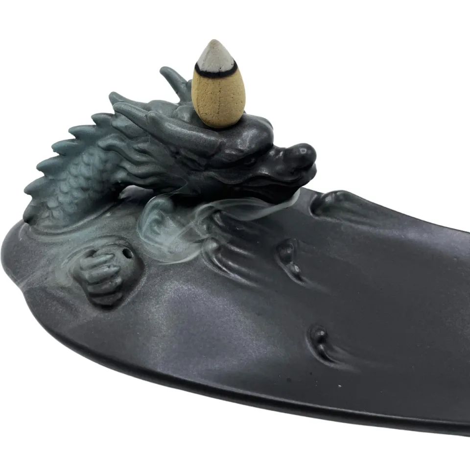 Brûleur d'encens à reflux en céramique, Dragon dans un bassin aux détails surprenants : Modèle unique