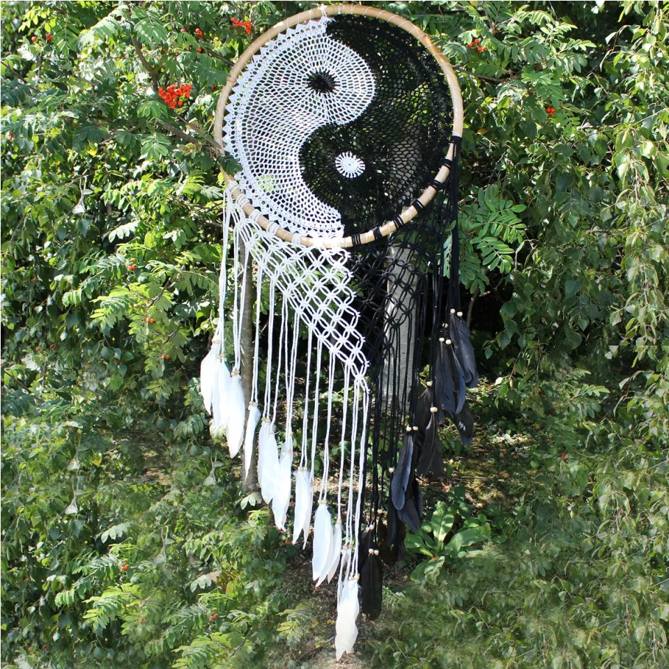 Attrape-rêves balinais en plumes, Très grand yin-yang, 50 cm : Modèle unique
