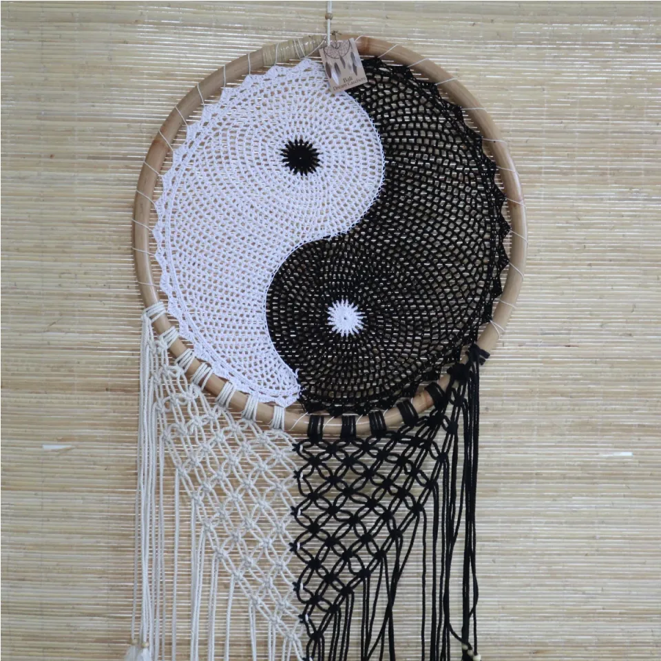 Attrape-rêves balinais en plumes, Très grand yin-yang, 50 cm : Modèle unique