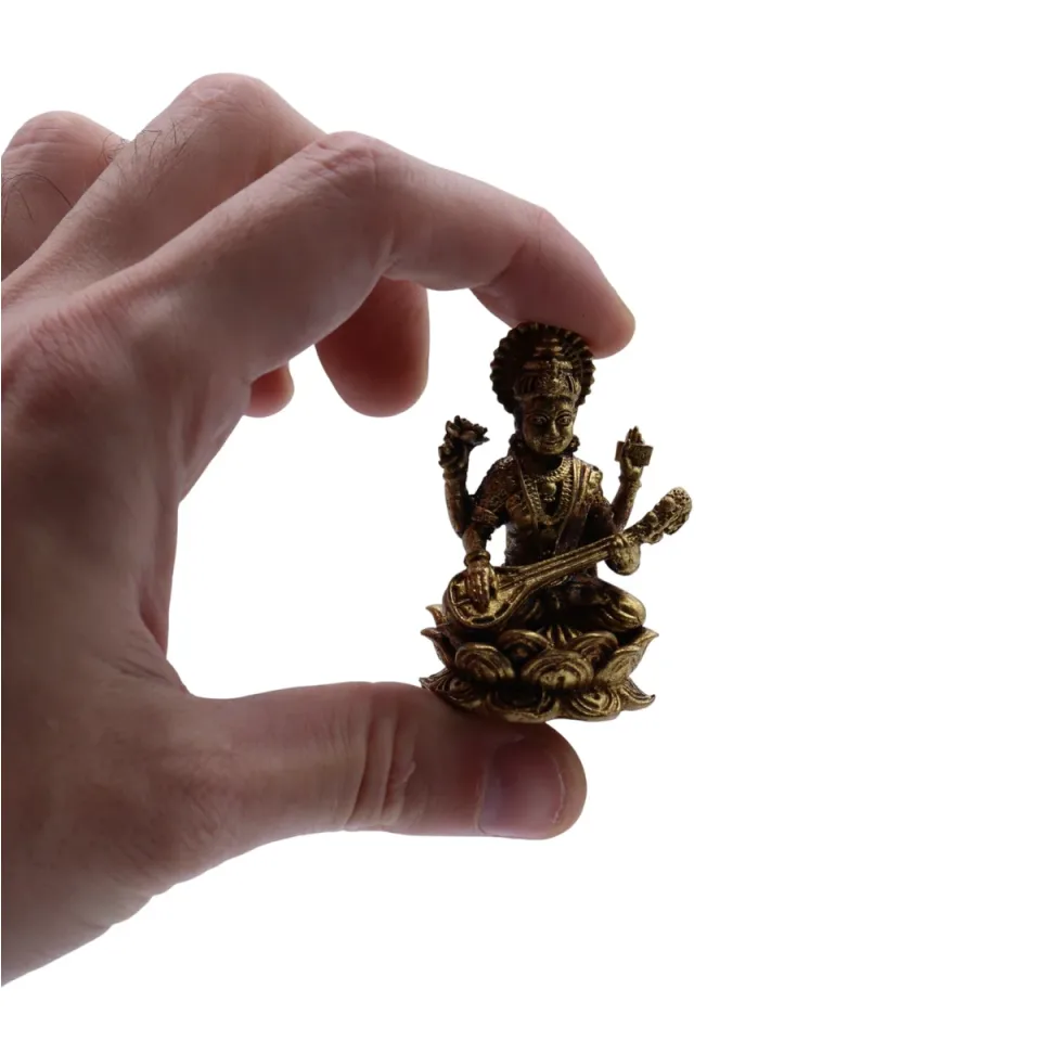 Petite divinité en laiton, Sarasvati : Modèle unique