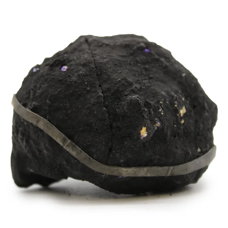 Géode de calcite colorée sur roche noire, violet : Modèle unique