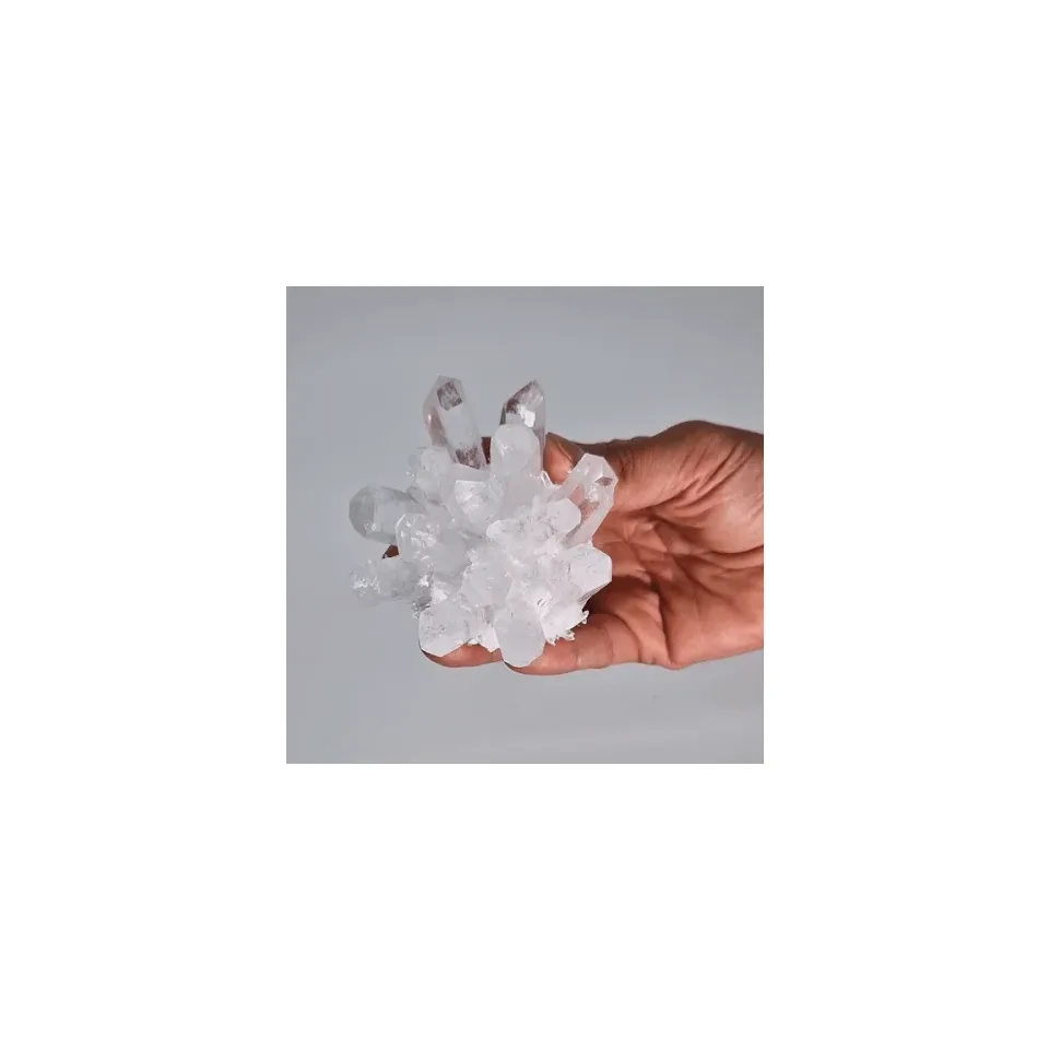 Amas de cristal de roche (environ 250-300 g, 8 cm) : Modèle unique