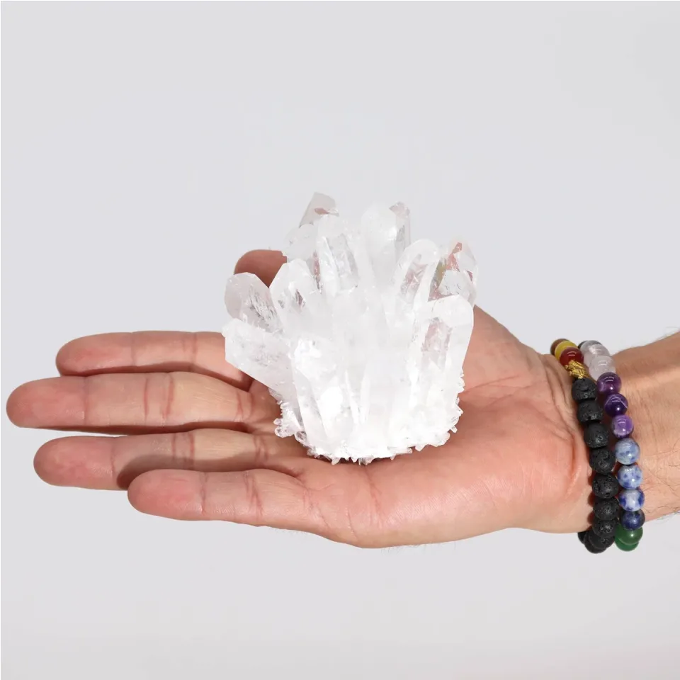 Amas de cristal de roche (environ 250-300 g, 8 cm) : Modèle unique