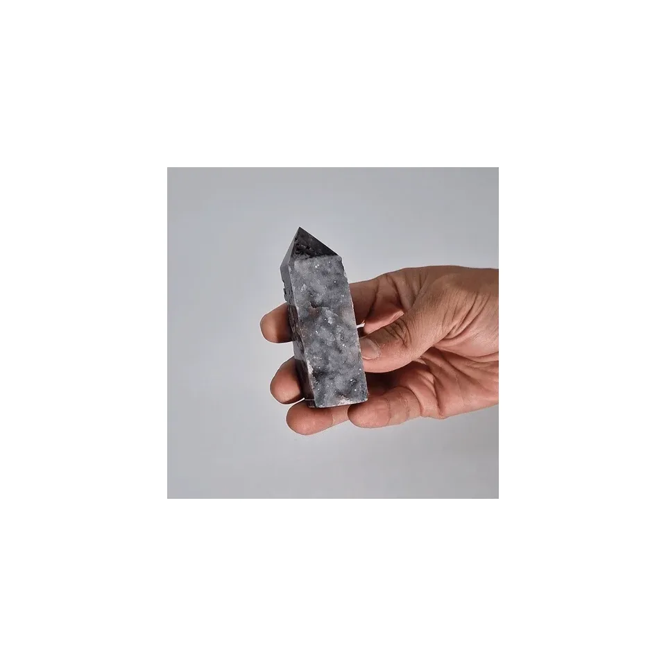 Tour en calcite polie sur le côté (environ 9-11 cm) : Modèle unique