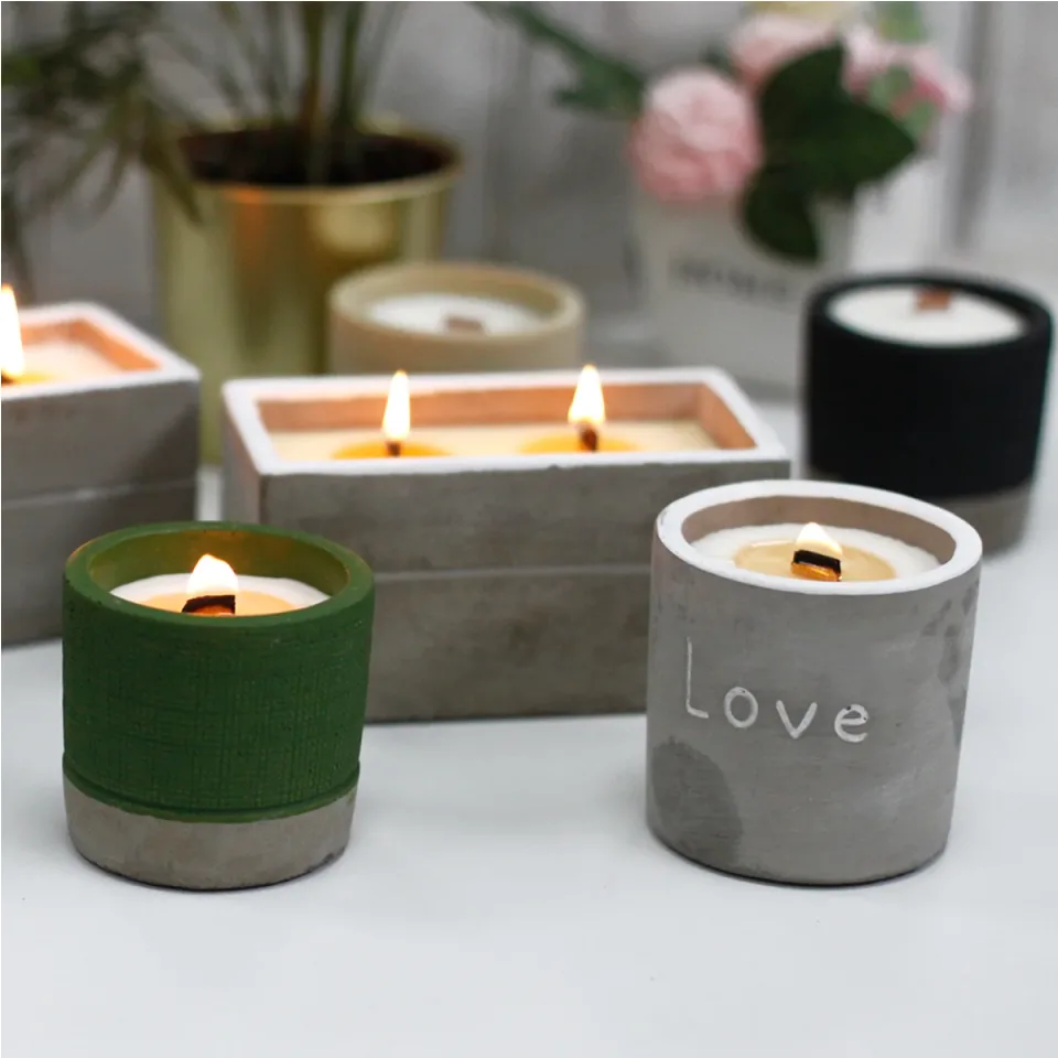 Bougie en béton à mèche en bois, Grande bougie, patchouli et ambre sombre : Modèle unique