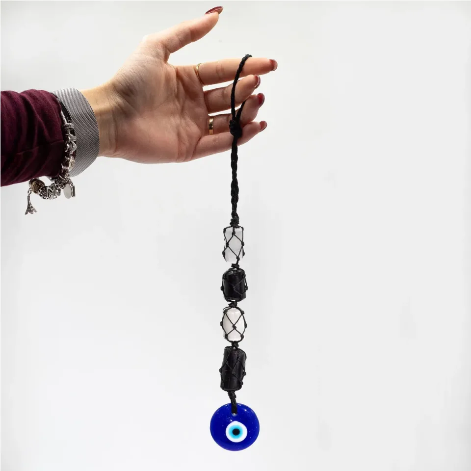 Pendentif à suspendre, tourmaline noire et sélénite, mauvais œil : Modèle unique