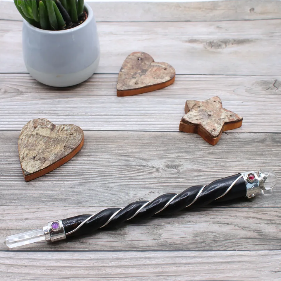 Baguette des chakras avec ange, cristal doré : Modèle unique