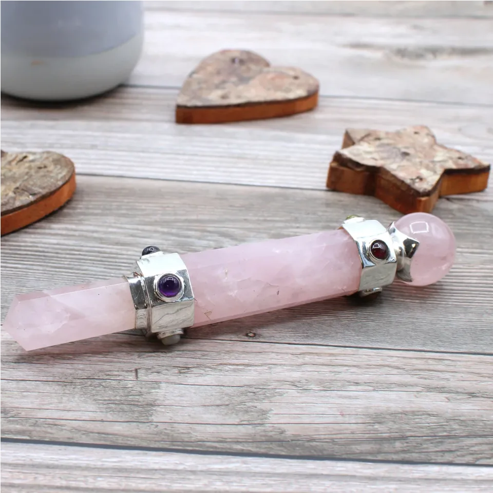 Baguette hexagonale de 12 cm, quartz rose : Modèle unique