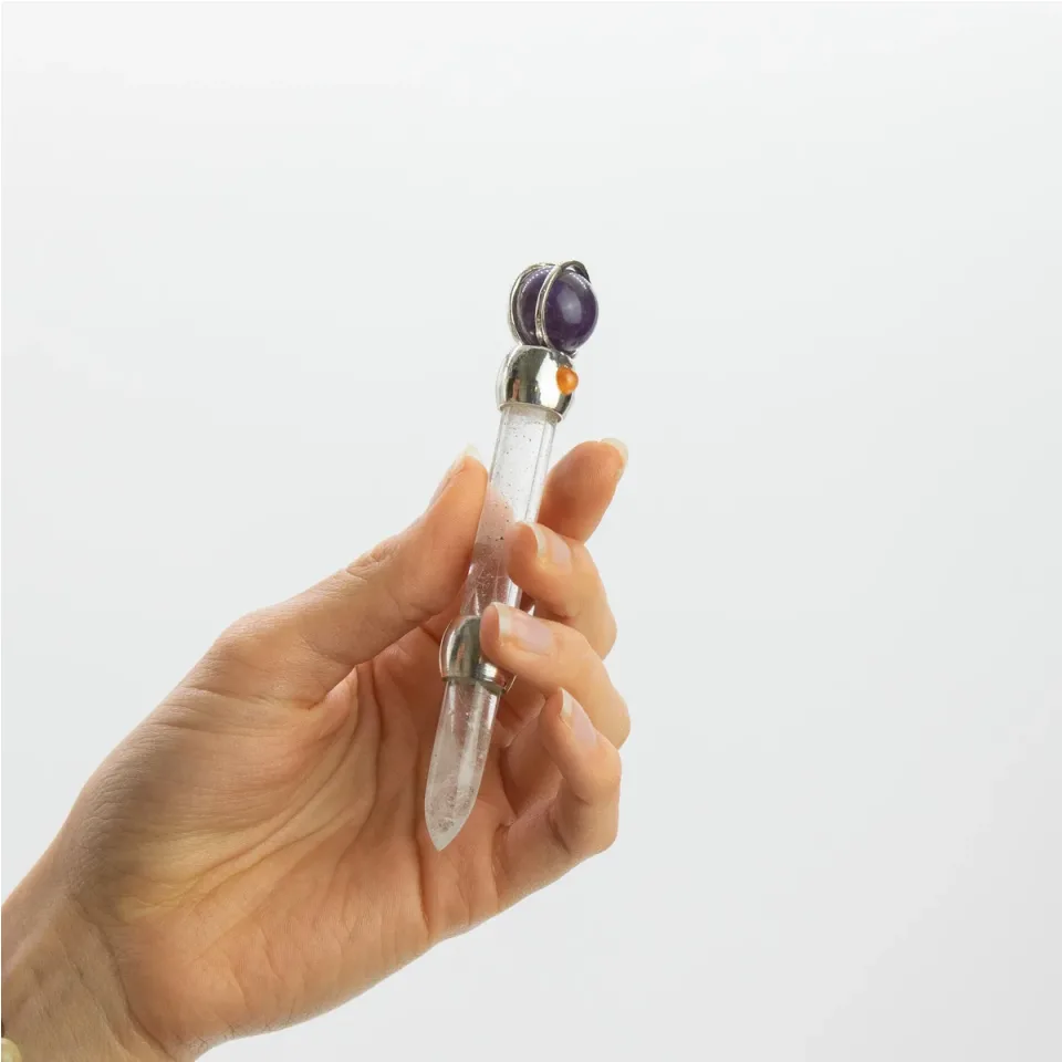 Baguette « Prisme céleste », sphère d'améthyste mobile, tige de quartz, 12 cm : Modèle unique