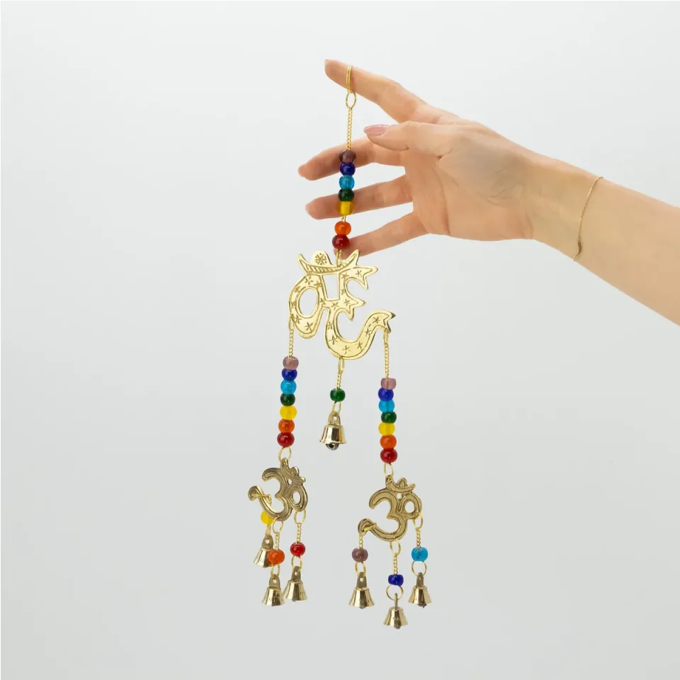 Carillon éolien indien, Om en laiton avec perles de chakras, 7 cloches, 9,5 x 32 cm : Modèle unique