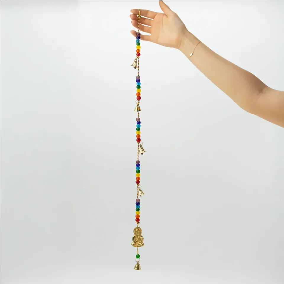 Carillon éolien indien, Bouddha en laiton avec perles de chakras, cloches sur cordon, 53 cm : Modèle unique