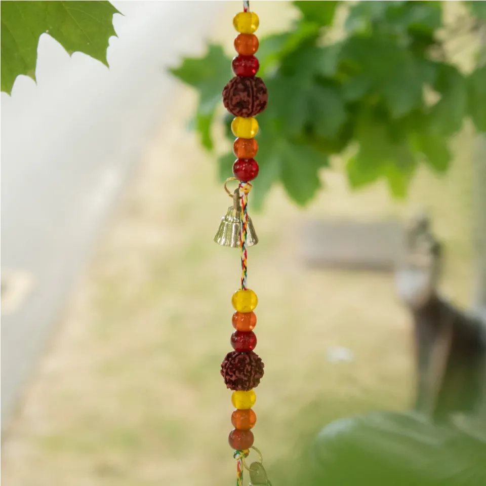 Carillon éolien indien, Fleur de vie en laiton avec perles de rudraksha, cloches sur cordon, 6 x 63 cm : Modèle unique