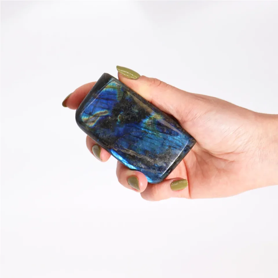 Labradorite de Madagascar, Pierres moyennes (environ 250-370 g, 65-90 mm) : Modèle unique