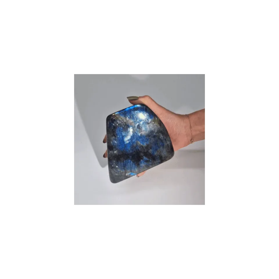 Labradorite de Madagascar, Pièces d'exposition (environ 900-1100 g, 100-170 mm) : Modèle unique
