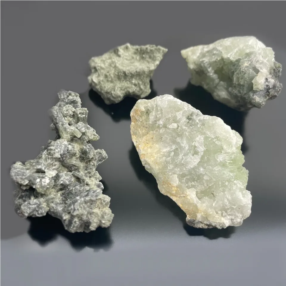 Petite prehnite (environ 100 pièces) : Modèle unique