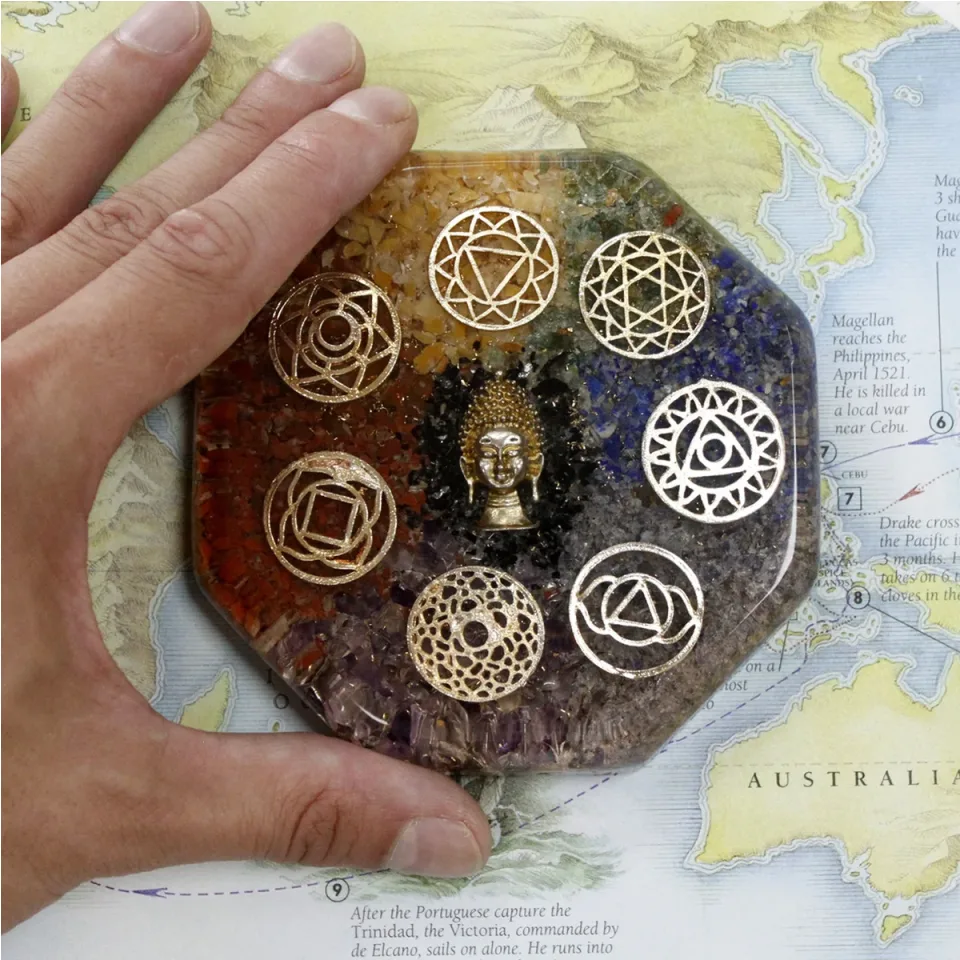 Orgonite de bureau, Ange des chakras, grand : Modèle unique