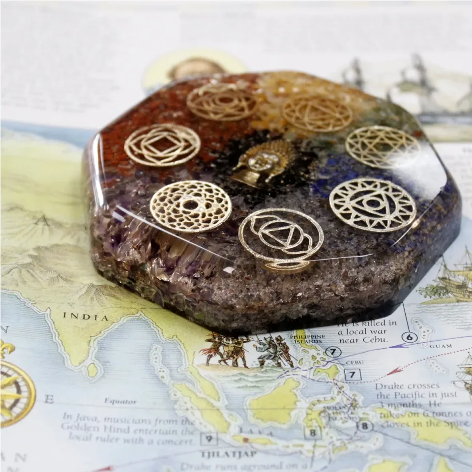 Orgonite de bureau, Bouddha des chakras, grand : Modèle unique