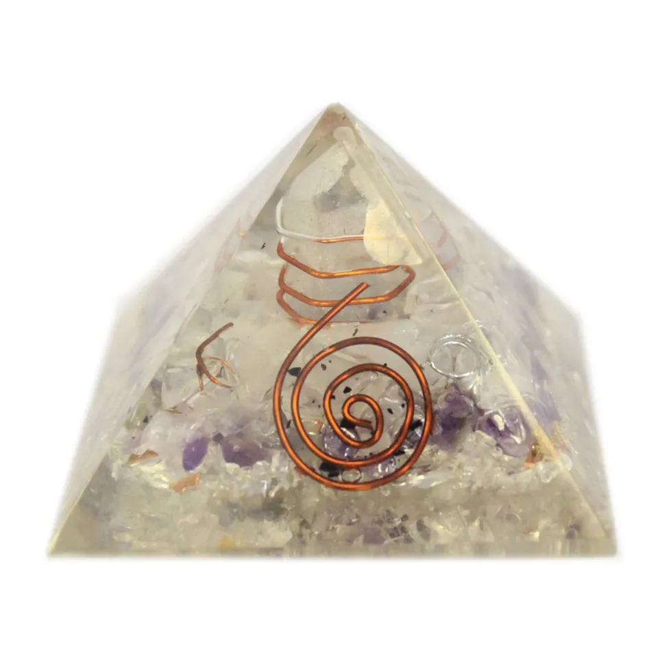 Pyramide moyenne 55 mm, copeaux de pierres et cuivre : Modèle unique