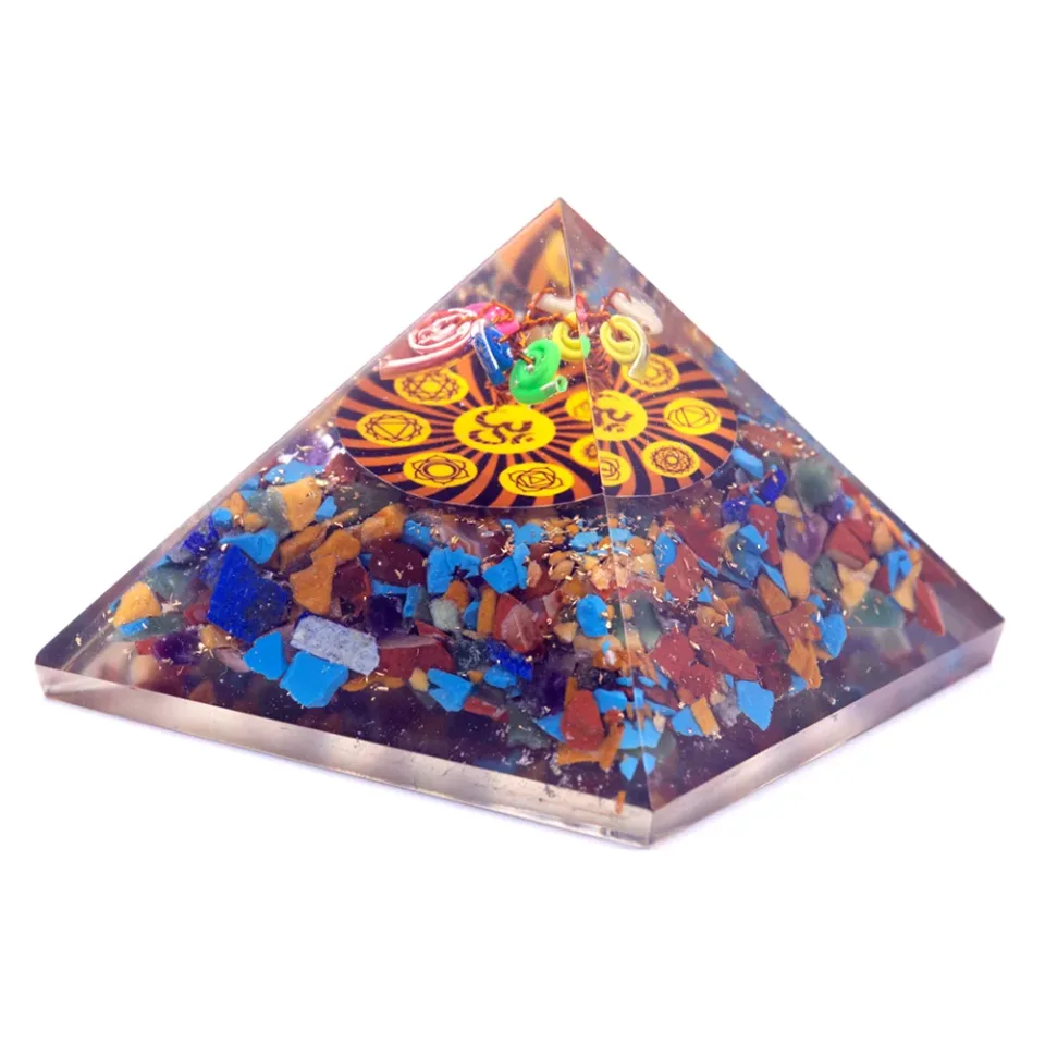 Pyramide Om chakra, 70 mm : Modèle unique
