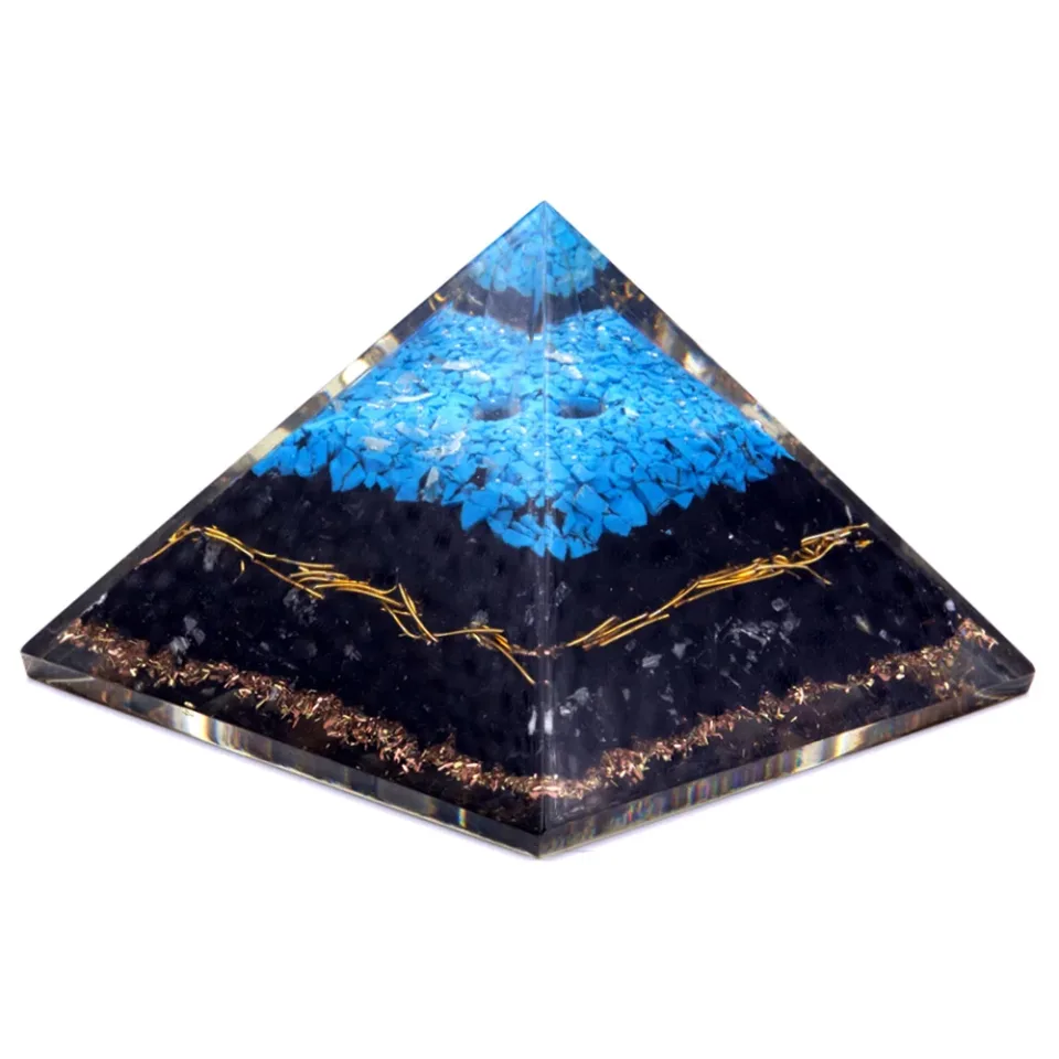 Pyramide turquoise et tourmaline noire, 70 mm : Modèle unique