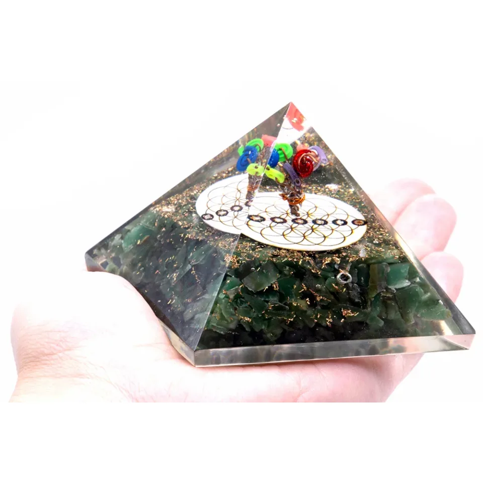 Pyramide aventurine verte et fleur de vie, 70 mm : Modèle unique