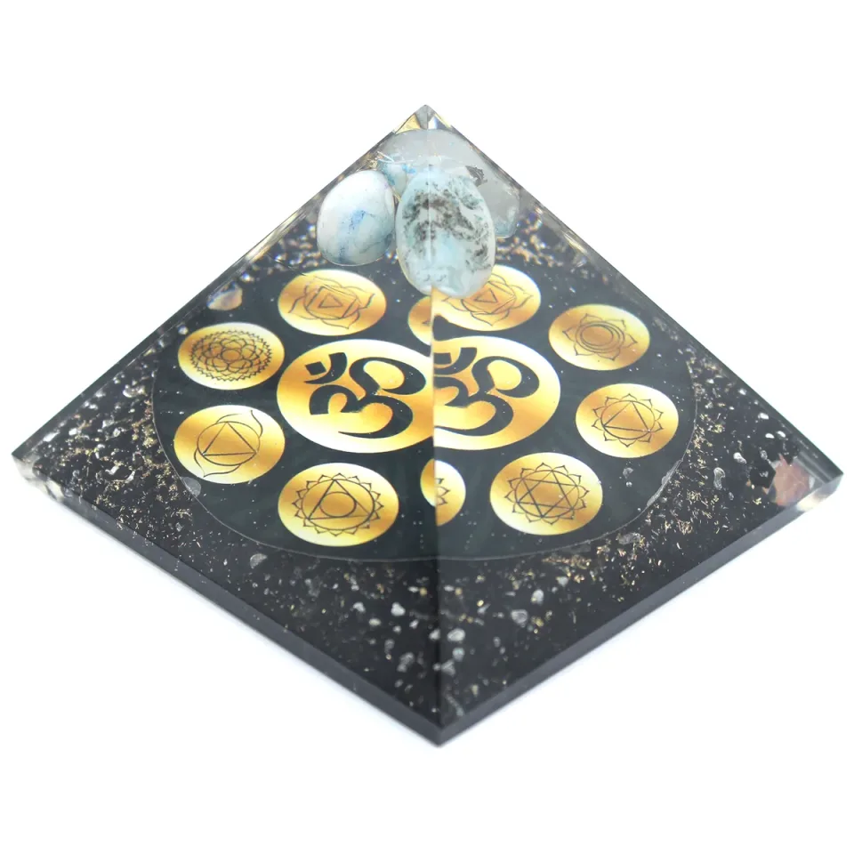 Pyramide Om chakra minuit, 90 mm : Modèle unique