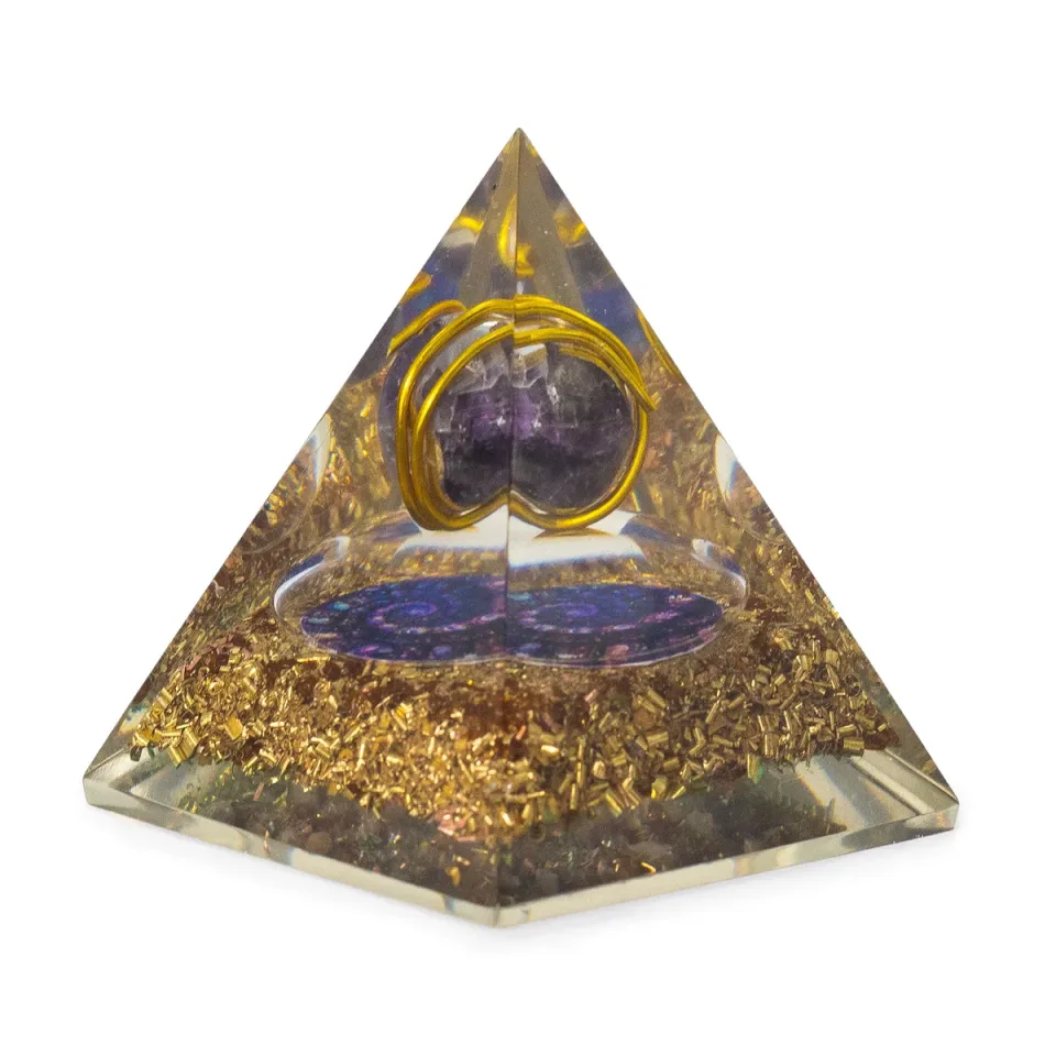 Pyramide moyenne 7 x 6 cm, améthyste enroulée, cuivre : Modèle unique