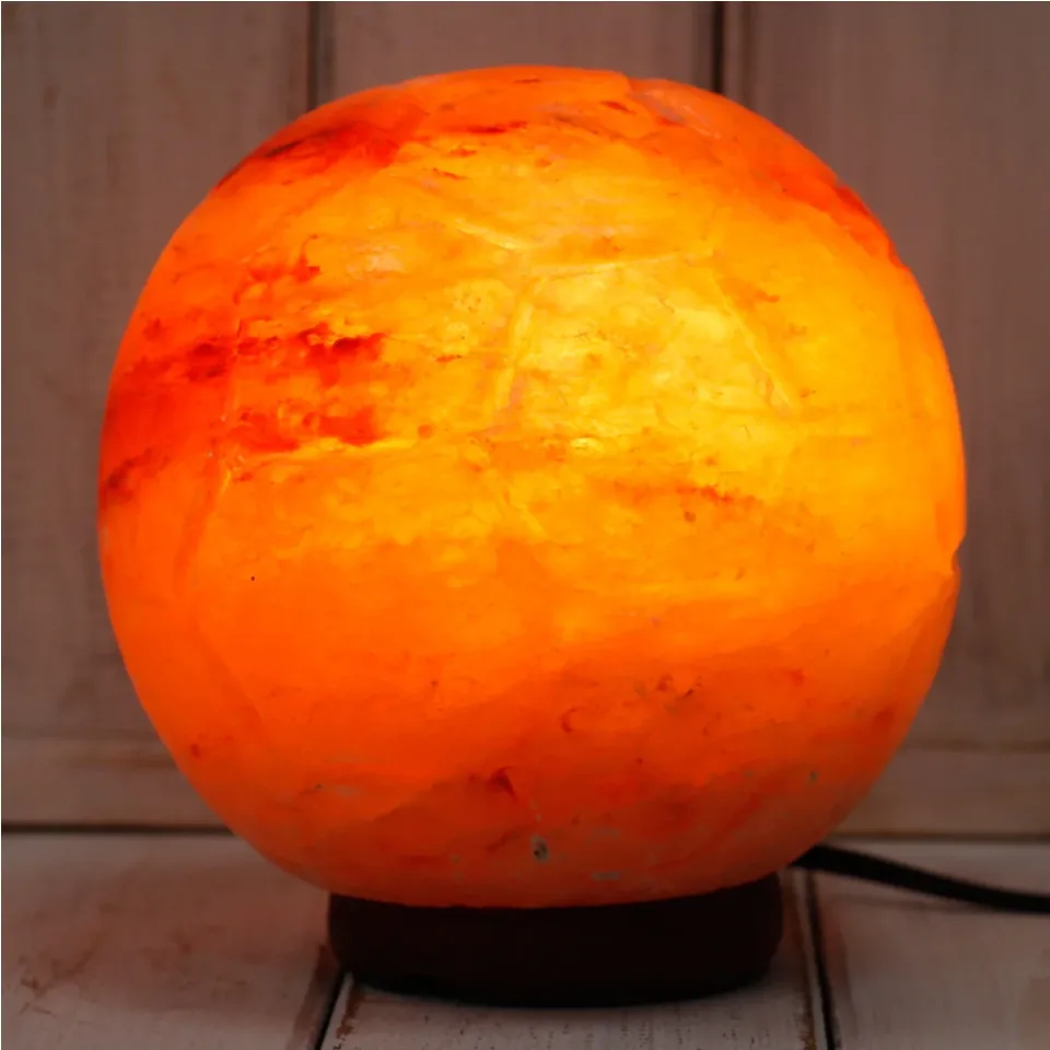 Lampe de sel sculptée, ballon : Modèle unique