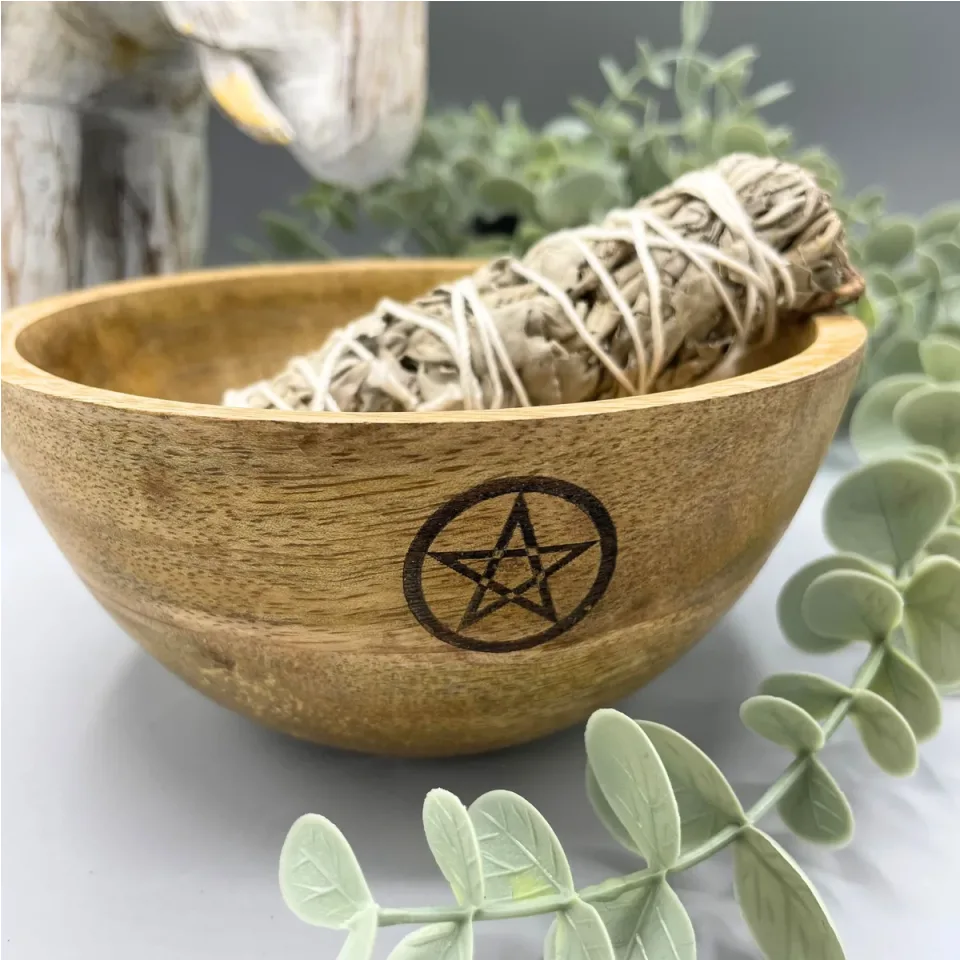 Coupelle rituelle en manguier, Pentagone : Modèle unique