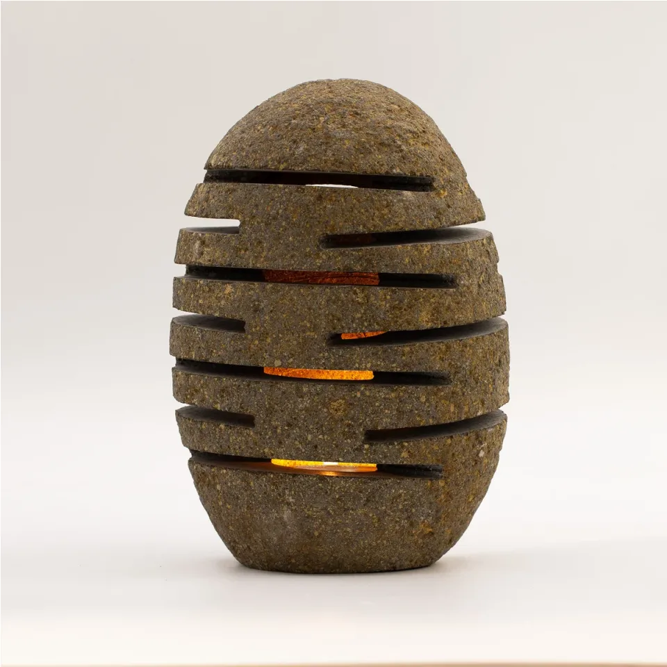 Pierre taillée debout (10 x 13 x 22 cm) : Modèle unique