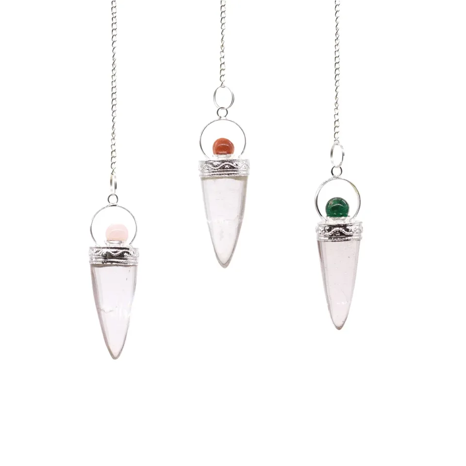 Cône de cristal de roche et anneau argenté (assortis) : Modèle unique